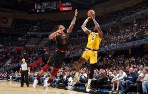 足球直播-湖人最近3战2胜，比成绩更值得高兴的是全队心态