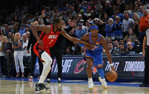 斗球体育直播-雷霆险胜尼克斯，亚历山大稳定爆发创纪录，布伦森唐斯难救主|霍姆格伦|谢伊·吉尔杰斯-亚历山大|俄克拉荷马雷霆队|迈尔斯·布里奇斯|切特-霍姆格伦_新浪体育_新浪新闻