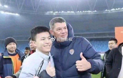 看球直播-别光喊青训！这外教真敢让17岁小孩踢中超，结果呢？|米兰-里斯蒂奇|青岛海牛|梅州客家|魏祥鑫|教练_新浪体育_新浪新闻